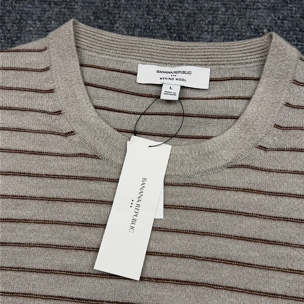 NEW Banana Republic Sweater Mens L Beige Striped Merino Wool Textured Crew Neck